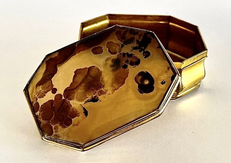 Table Snuff Box